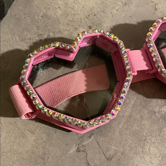 Oversized Barbie Sparkle Hearts Goggles - Picture 3 of 6